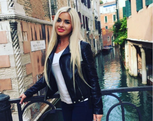 Donna ucraina 35 anni di Padova, capelli lunghi, bassa e magra