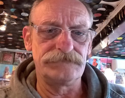 John, 64 ser etter kvinner i Hedmark