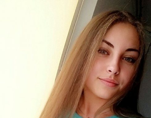 18 anni, muscolosa italiana, donna, di Molfetta